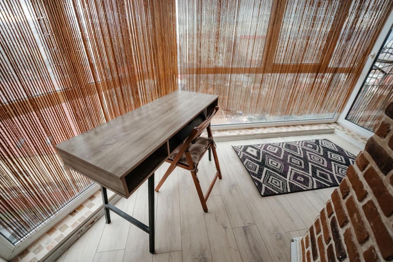 Bright And Cozy Design Apt With Office Apartment Cluj-Napoca Ngoại thất bức ảnh